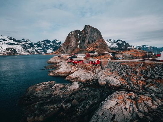 Love Trails Family - Sailing the Lofoten Islands